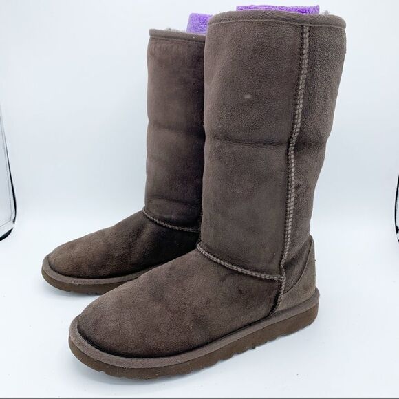 Classic Ugg Tall Boot Chocolate 5 EUC - Picture 2 of 15